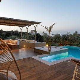 Rizes Villa, Jacuzzi & Pool amid Olive Trees by Rentado
