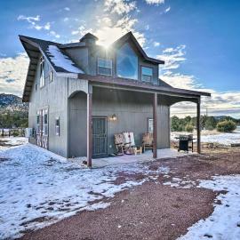 Family-Friendly Williams Cabin w/ Gas Grill