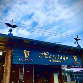 Heritage House Windcave Bar & Stay, hotell i Bau
