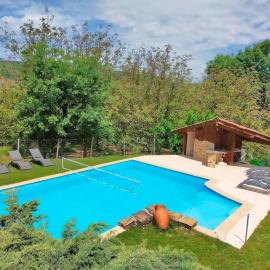 Studio les Thivolets, hotel u gradu Montagne