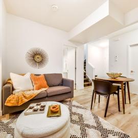 Cozy Nordic Utopia, Bsmt Suite near WEM & DT, King Bed, WiFi