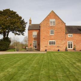 Dunnimere Farm stay with Hot Tub - up to 20, Hotel in Haselour