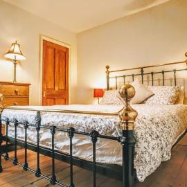 Cute Cottage 5 min walk from Cafés Station and Sea, hotel in Hastings