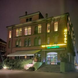 Da Santo Hotel Ristorante Pizzeria, hotel in Ferrara