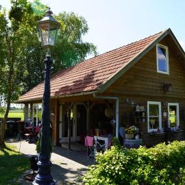 De Trouwerie, hotel Emmenben