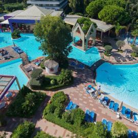 Dionysos Hotel, מלון באיקסיה