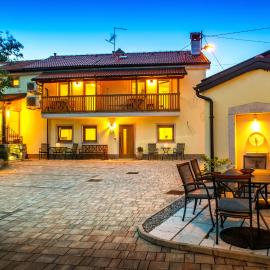 Divača में, होटल Zenja Apartments - Free Private Parking - Škocjan caves - Cozy garden