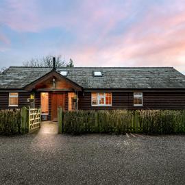The Country Lodge at Hill House Farm Cheshire, Hotel in Tarporley