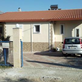 Marry's Guesthouse, hotel i Kineta