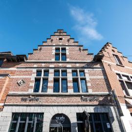 Les Camuches de la banque - Appartements privatifs de 35 à 90 m2 avec patios - Centre ville, hotel sa Tournai