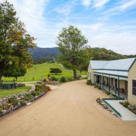Henkley Cottage 2 Jeremiah, hotel in Central Tilba