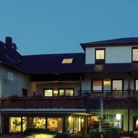 Pension Zum Golfstübchen, khách sạn ở Echternacherbrück