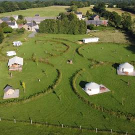 Camping à la ferme - Hébergements insolites, hotell sihtkohas Cerisy-la-Forêt