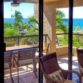 Downtown Kona Condo w/ Pool Access: Walk to Beach!