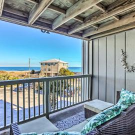 Condo w/ Pool Access - Walk to Beach!, hotel in Carolina Beach