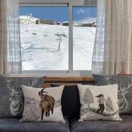 HelloCHALET - The View - Ski to door with Matterhorn view