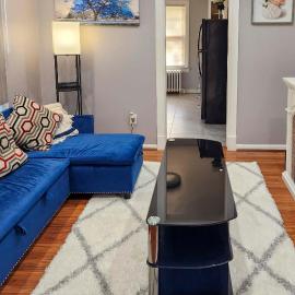 11 Mi to Manhattan: Pet-Friendly Duplex w/ Yard!, hotel v destinaci Teaneck