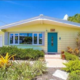 The Butterfly Cottage - Certified Butterfly Sanctuary - Ocean View Hot Tub - Authentic Keys Charm, hótel í Marathon