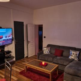 Appartement chaleureux à 35mn de Paris: Corbeil-Essonnes şehrinde bir otel