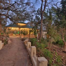 Bison Retreat - Pench, hotel u gradu Pindkāpār