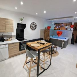 Appartement - Spa, готель у місті Монте