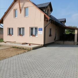 Jázmin Vendégház, hotel in Nyírlövő