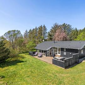 Awesome Home In Løkken With Kitchen, hotel in Løkken