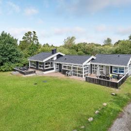 Cozy Home In Jerup With Kitchen, hotel a Jerup