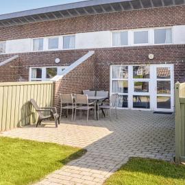 Nice Home In Hemmet With Kitchen, hotel in Hemmet
