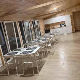 COMPLEX TURISTIC Gradina de corzi si Aventura Eselnita: Eşelniţa şehrinde bir otel