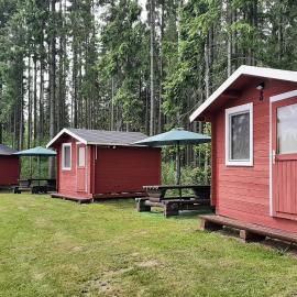 Suurepera puhkekeskuse kämping, hotel en Hulaku