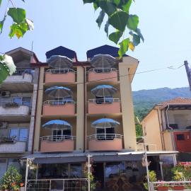 Apartmani BAKULE, hotel a Peštani