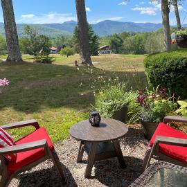 Glen Condo w/ Mountain Views: Walk to Story Land