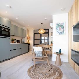 Modern two bedroom apartment close to the beach