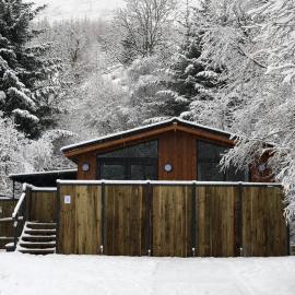 Balquhidder Braes Holiday Park Lodges, mostly with Hot Tubs and pet friendly, EV facilities, hotel a Lochearnhead