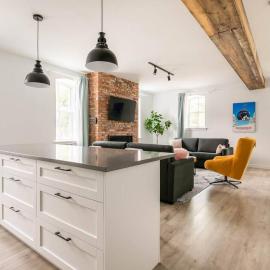 Bromont Lodge, hotel em Bromont