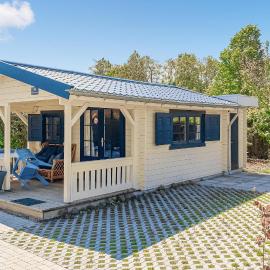 Awesome Home In Heinkenszand With Wifi