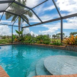 Gulf Access Sleeps 8 - Villa Tropicana - Roelens Vacations, hotel em Matlacha