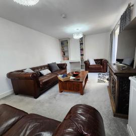 Spacious 3-bed Luxury Maidstone Kent Home - Wi-Fi & Parking