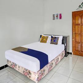 Hotel O Chikam House Syariah, хотел в Кедири