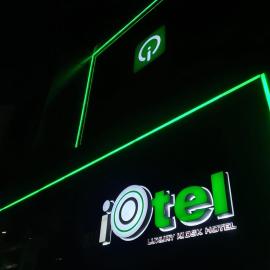 iOtel Luxury Kiosk Hotel, hotel em Angeles