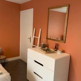 chambre indépendante chez particuliers avec salle de bain privative, hotell sihtkohas Anse