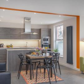 Apt Three - Private Car Park - 3 shower rooms - by Ocean City Retreats