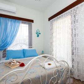 Stratos Seaside corner apartment, ξενοδοχείο στο Ρέθυμνο Πόλη