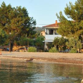 Zouzoula House, hotel u gradu 'Milína'