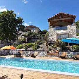 Le gîte Bellevue à MONTJOI 82400 Tarn & Garonne, hotel en Monjoi