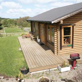 Bracken Log Cabin - S4468, hotel in Glenfarg
