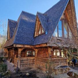 Casa Botiza - CĂTUN、シナイアのホテル