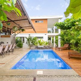 Little Hawaii Avellanas, hotel in Playa Avellana