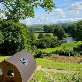 Garden Cottage Glamping Pod, hotel a Boncath